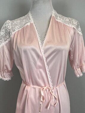 Paramount Nylon Peignoir Dressing Gown Pink Lace Women's Size Medium / Large Vtg